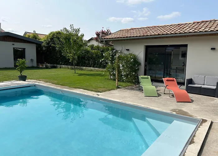 Studio Vue Piscine Au Calme Pres Des Vignes